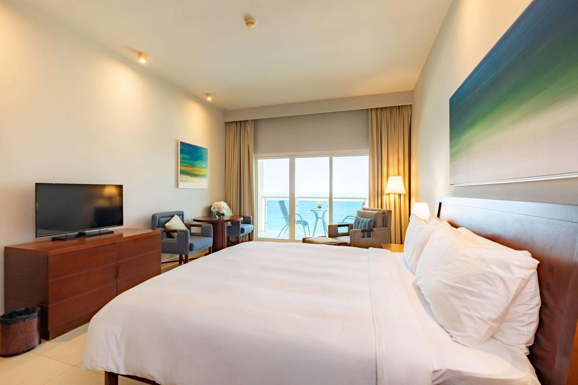 Radisson Blu Resort, Fujairah Buitenkant foto Deluxe room