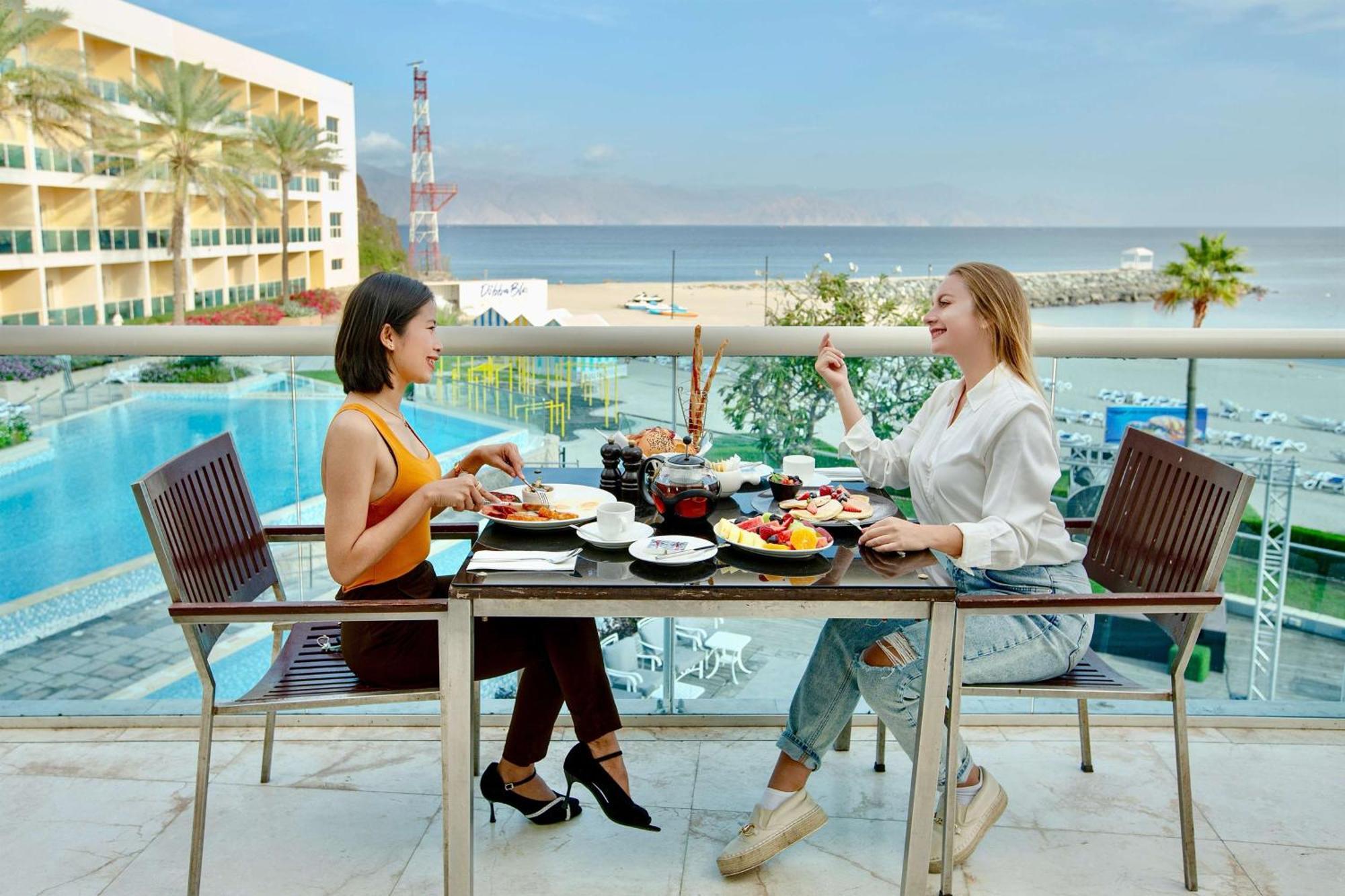 Radisson Blu Resort, Fujairah Buitenkant foto The View