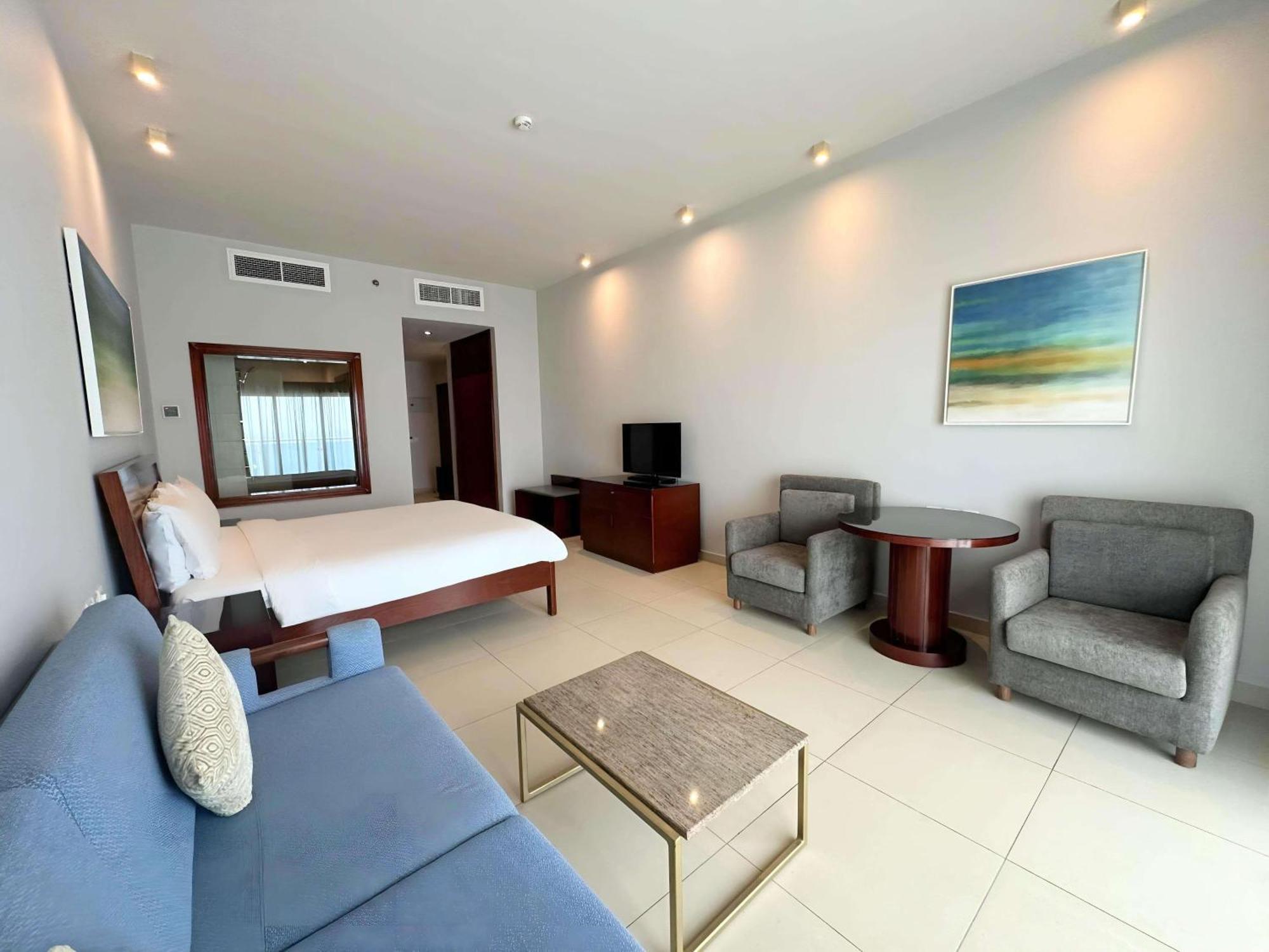 Radisson Blu Resort, Fujairah Buitenkant foto A room at the hotel